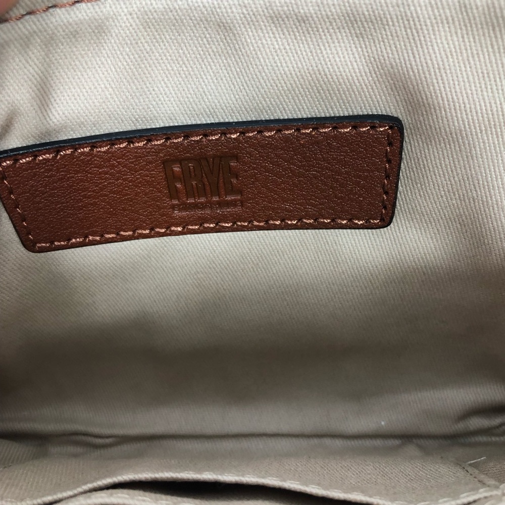 Frye NWT Paige Leather Wristlet Cognac Brown - Picture 7 of 8